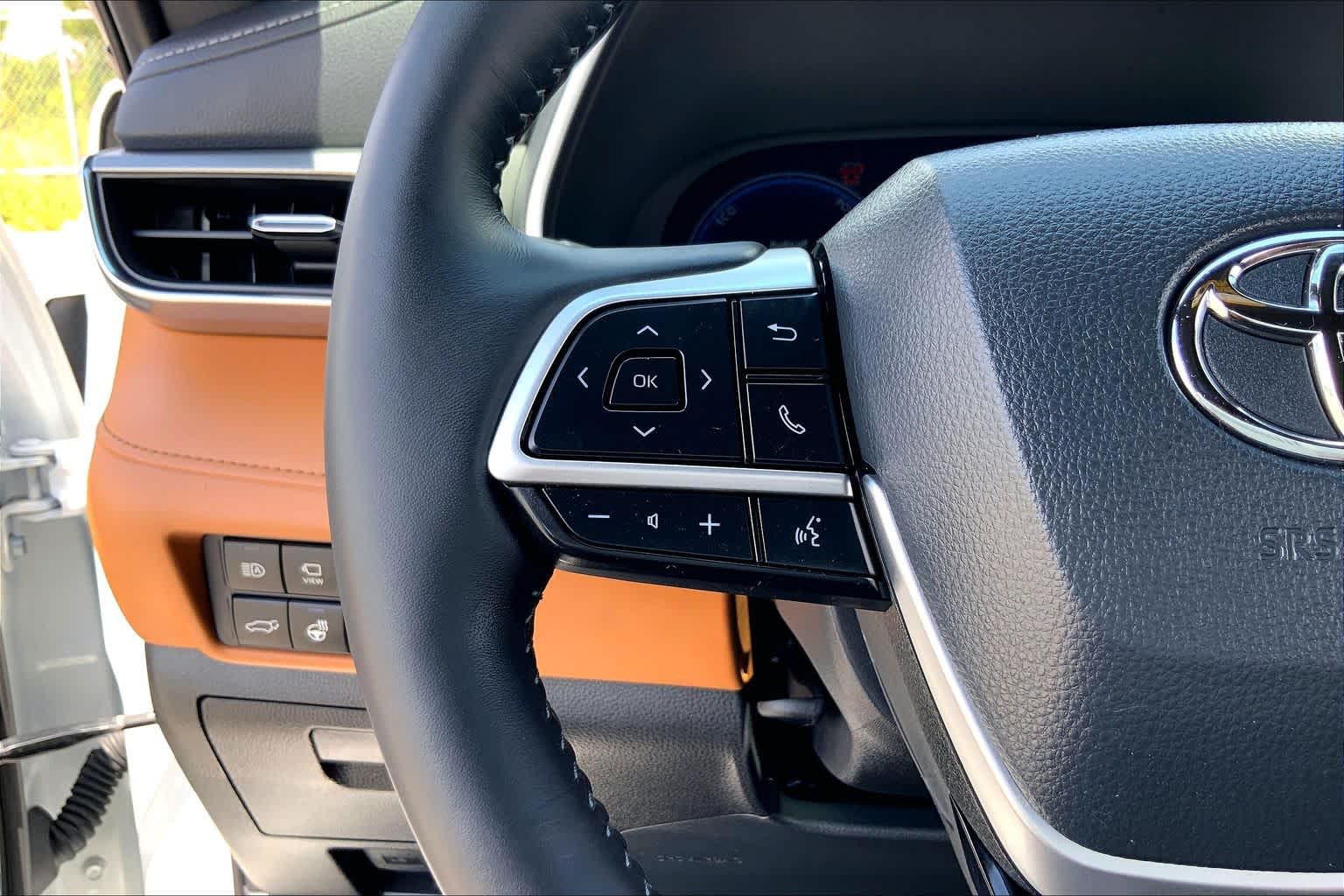 2026 Toyota Highlander Hybrid Platinum Wind Chill Pearl at Group 1 Toyota Southwest
