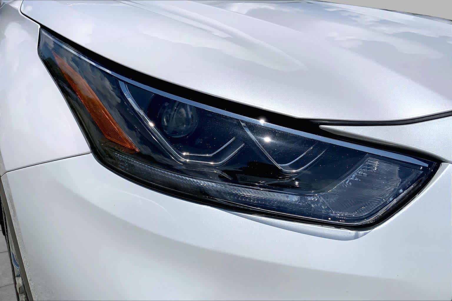 2026 Toyota Highlander Hybrid Platinum Wind Chill Pearl at Group 1 Toyota Southwest