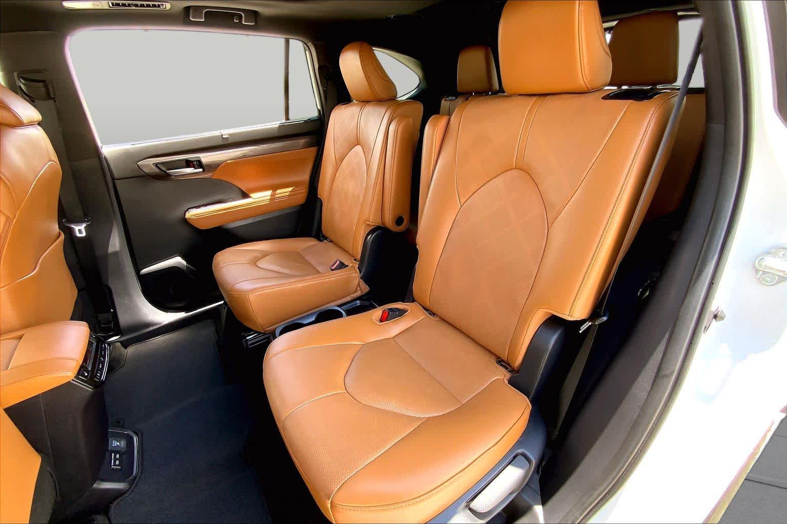 2026 Toyota Highlander Hybrid Platinum Wind Chill Pearl at Group 1 Toyota Southwest