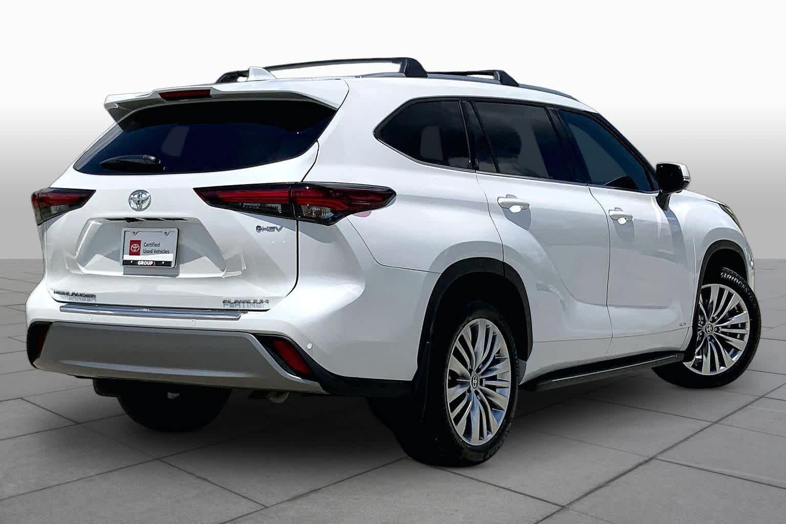 2026 Toyota Highlander Hybrid Platinum Wind Chill Pearl at Group 1 Toyota Southwest
