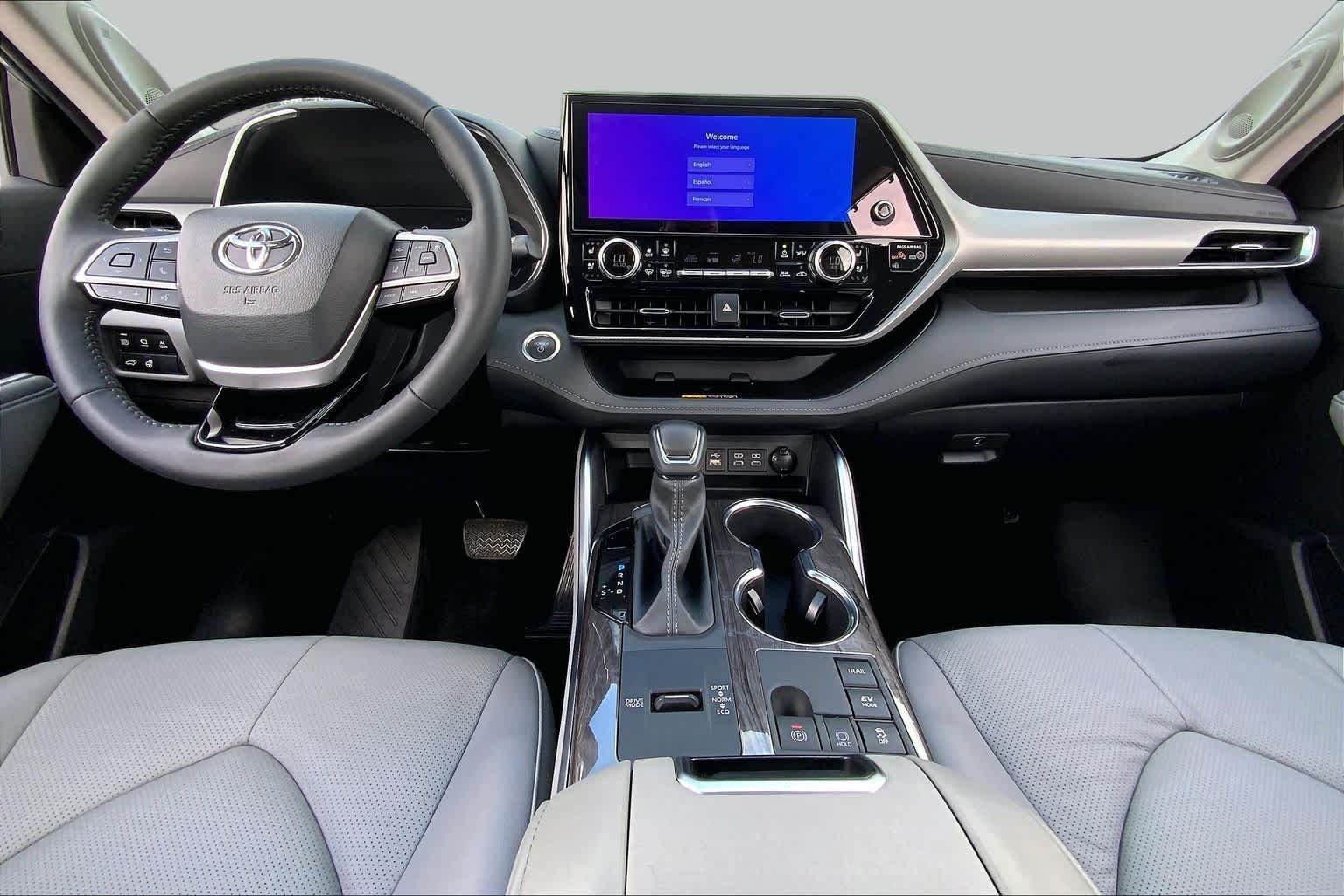 2025 Toyota Highlander Hybrid Platinum Celestial Silver Metallic at AutoNation USA Houston