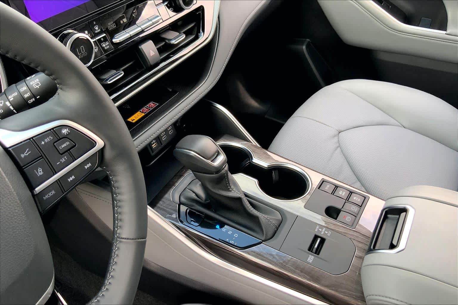 2025 Toyota Highlander Hybrid Platinum Celestial Silver Metallic at AutoNation USA Houston