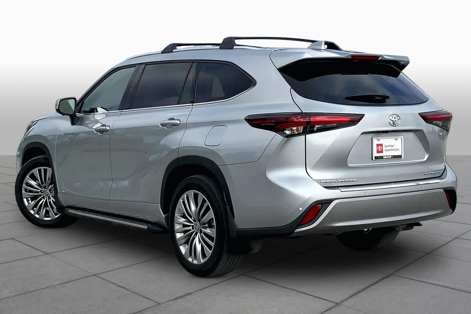 2025 Toyota Highlander Hybrid Platinum Celestial Silver Metallic at AutoNation USA Houston