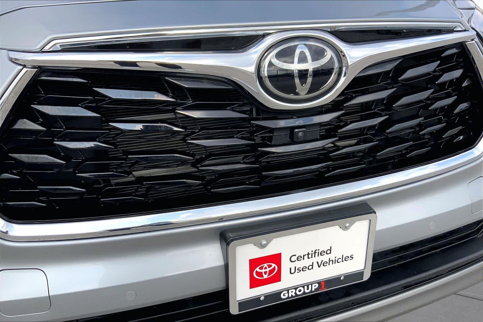 2025 Toyota Highlander Hybrid Platinum Celestial Silver Metallic at AutoNation USA Houston