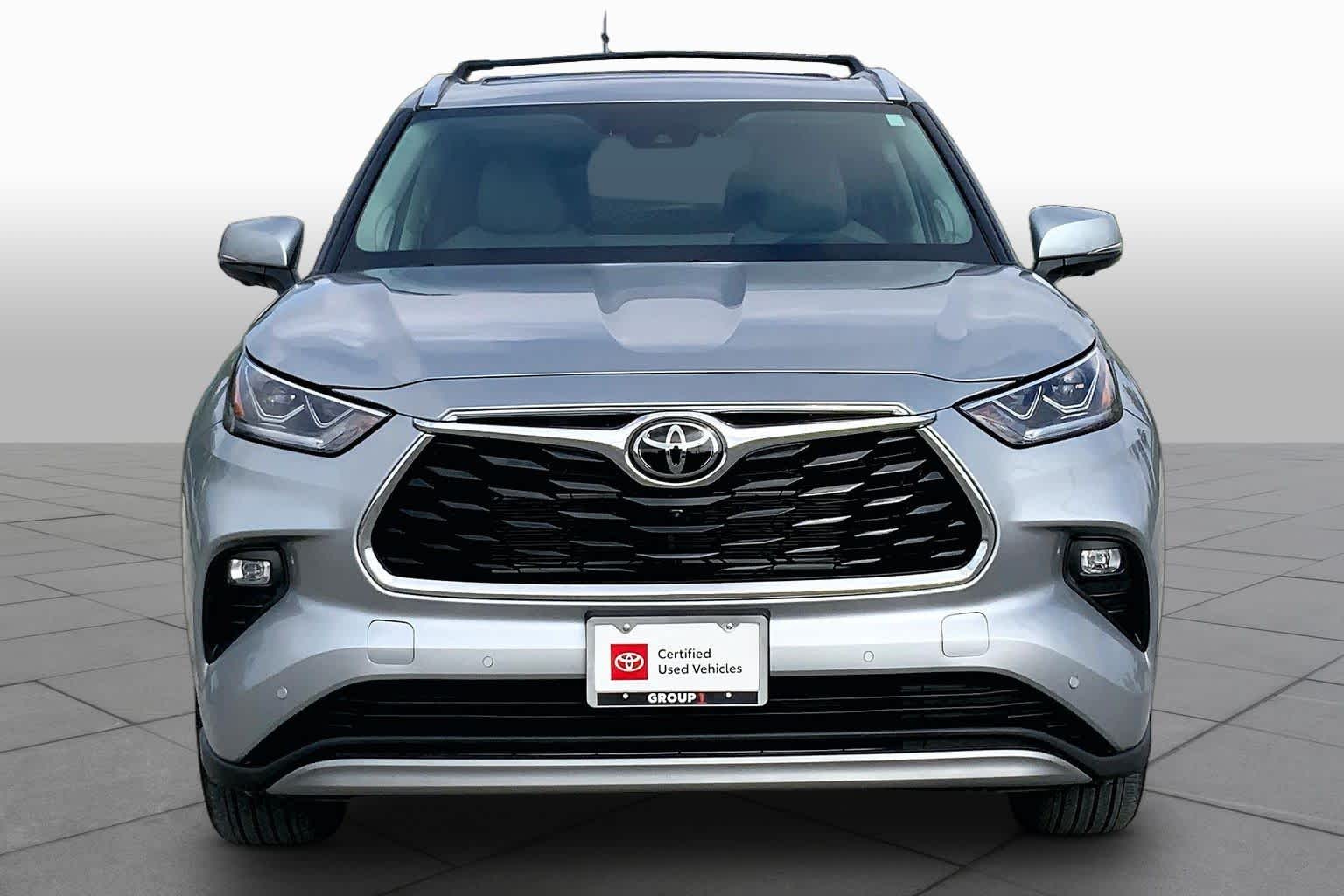 2025 Toyota Highlander Hybrid Platinum Celestial Silver Metallic at AutoNation USA Houston