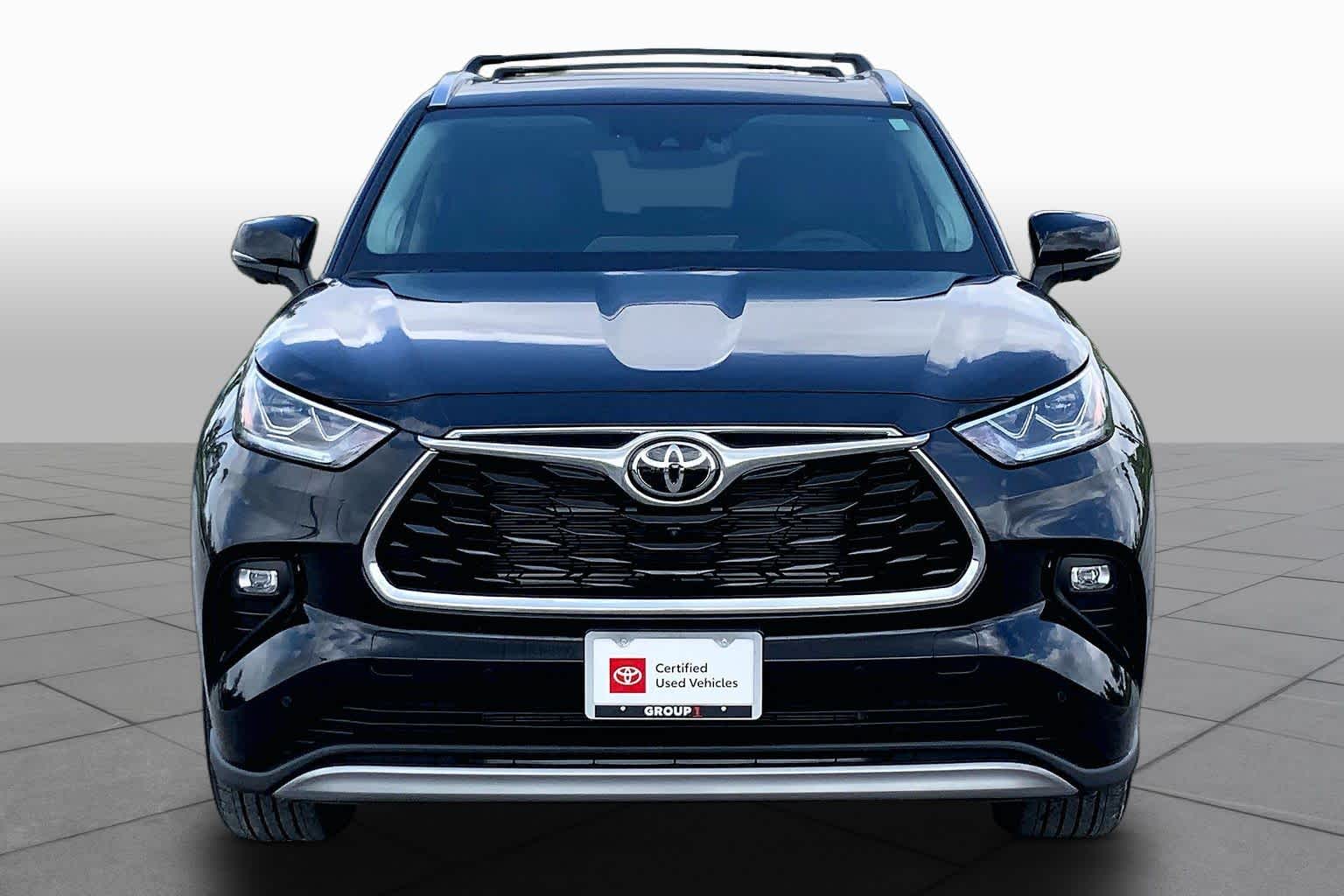 2026 Toyota Highlander Hybrid Platinum Midnight Black Metallic at Group 1 Toyota Southwest