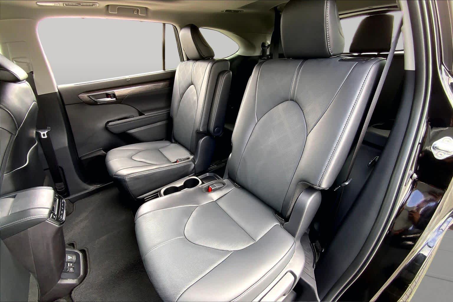 2026 Toyota Highlander Hybrid Platinum Midnight Black Metallic at Group 1 Toyota Southwest