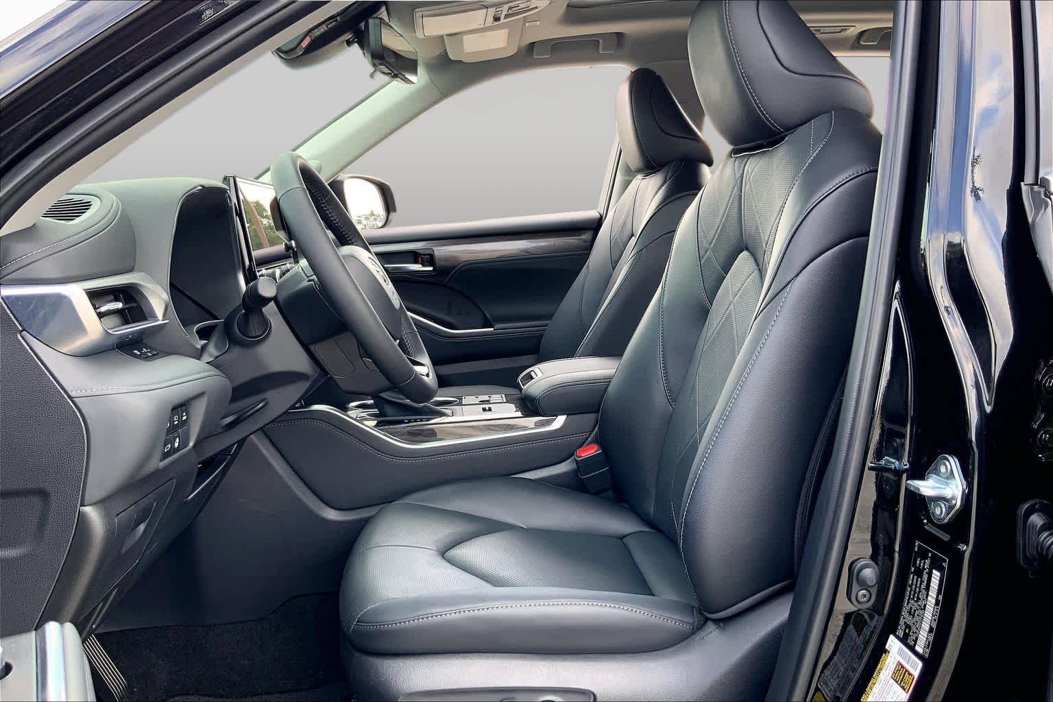 2026 Toyota Highlander Hybrid Platinum Midnight Black Metallic at Group 1 Toyota Southwest