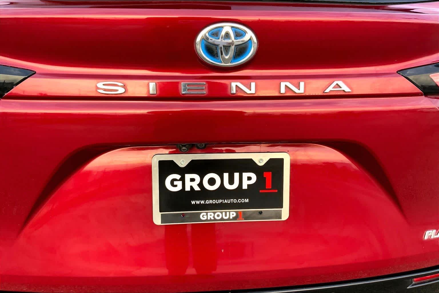 2021 Toyota Sienna Platinum Ruby Flare Pearl at Westside Kia