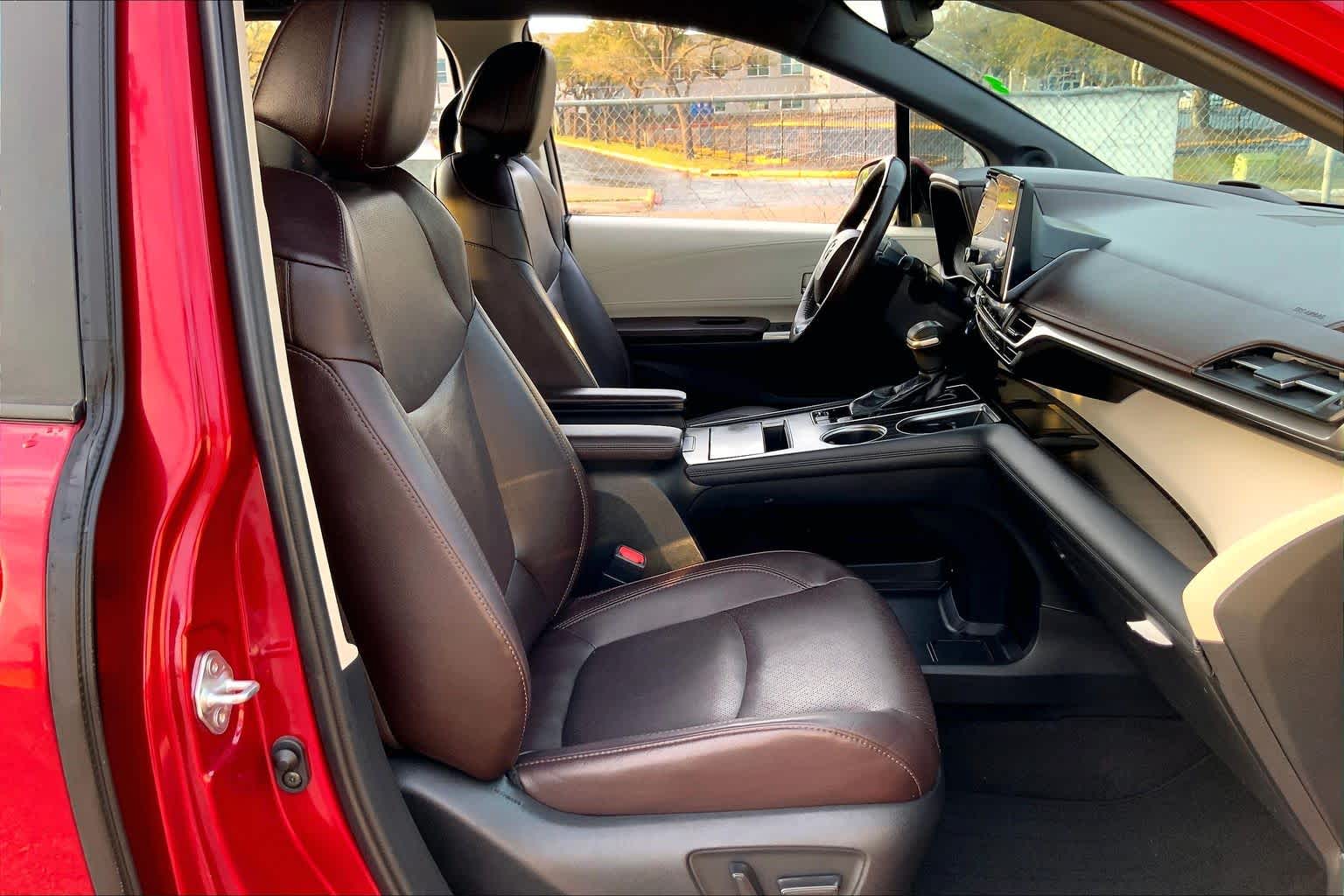 2021 Toyota Sienna Platinum Ruby Flare Pearl at Westside Kia
