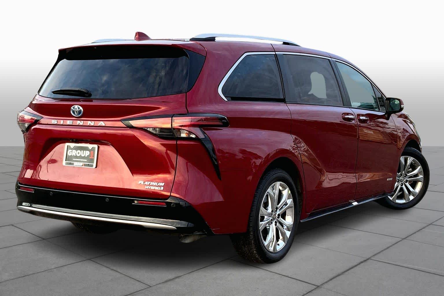 2021 Toyota Sienna Platinum Ruby Flare Pearl at Westside Kia