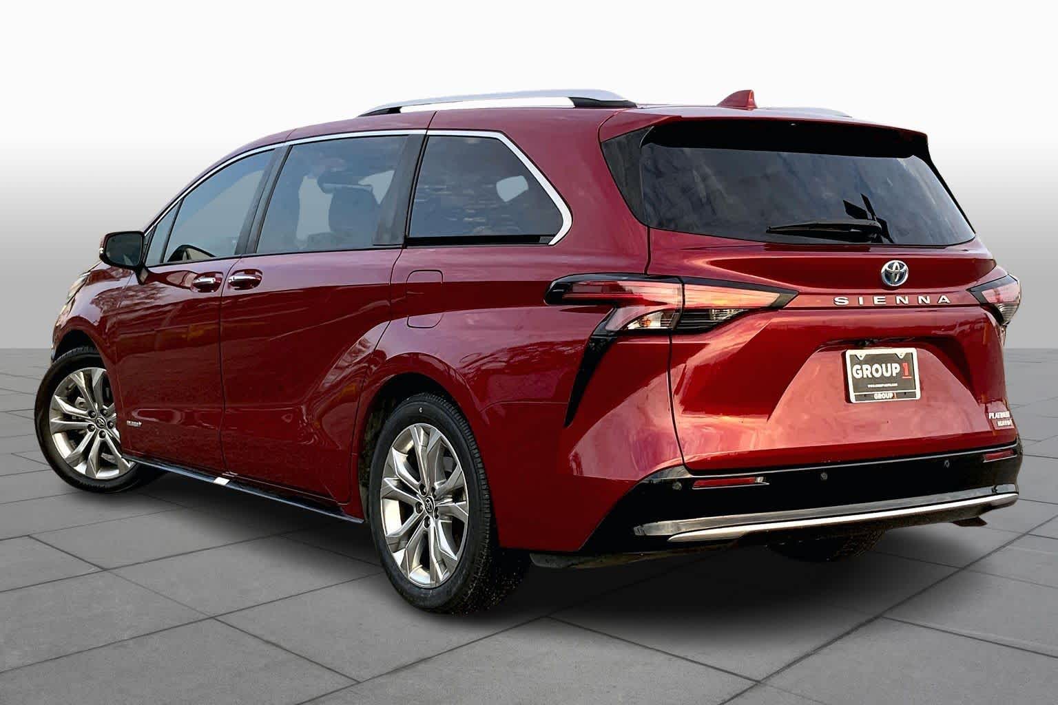 2021 Toyota Sienna Platinum Ruby Flare Pearl at Westside Kia