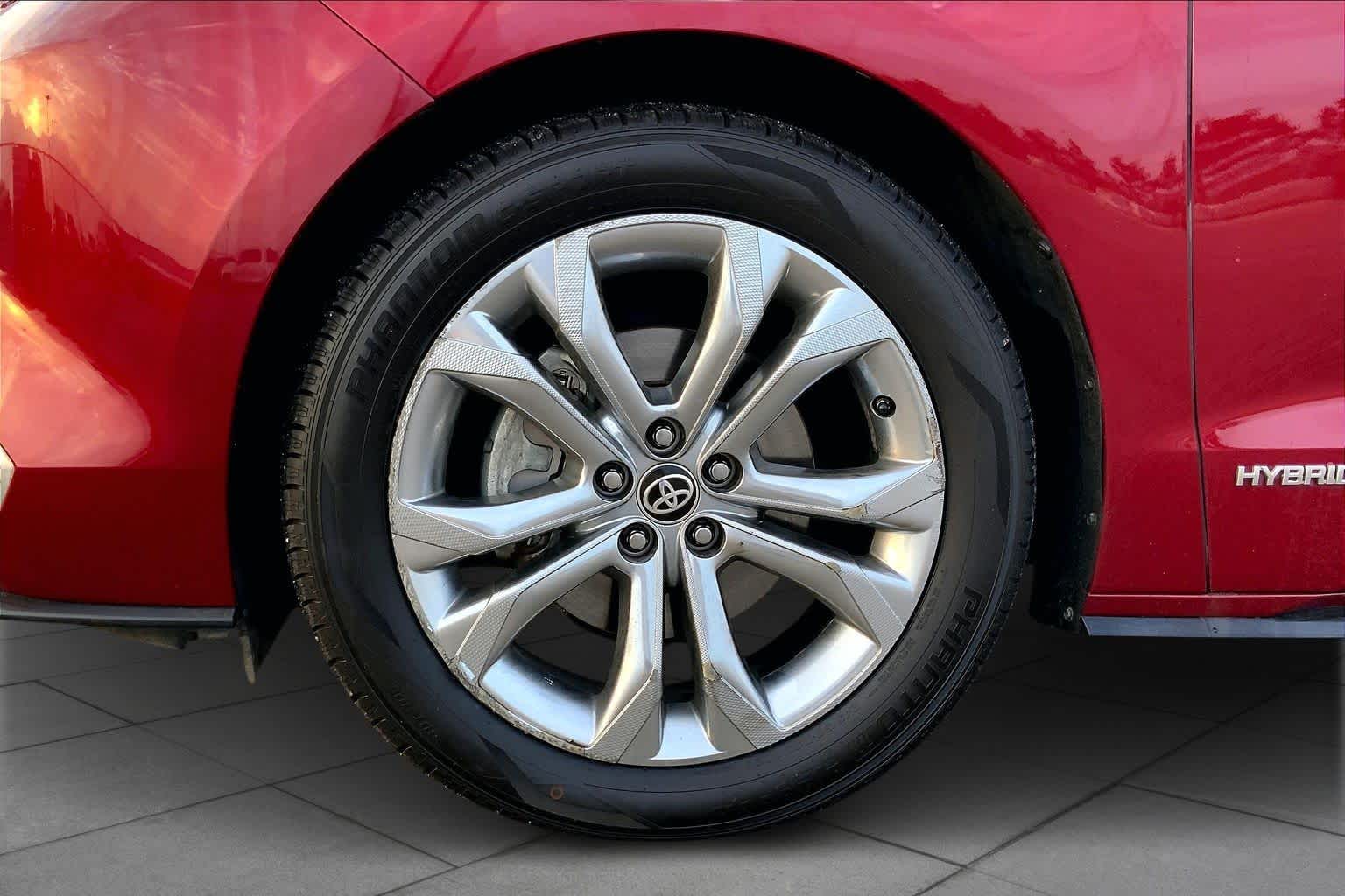 2021 Toyota Sienna Platinum Ruby Flare Pearl at Westside Kia