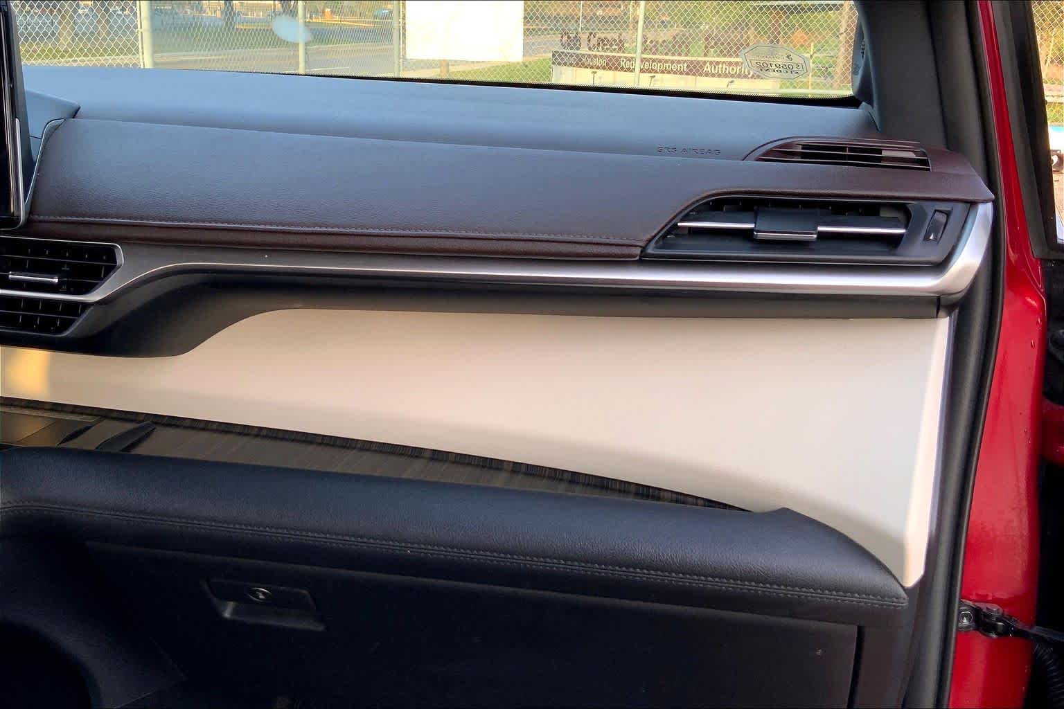 2021 Toyota Sienna Platinum Ruby Flare Pearl at Westside Kia