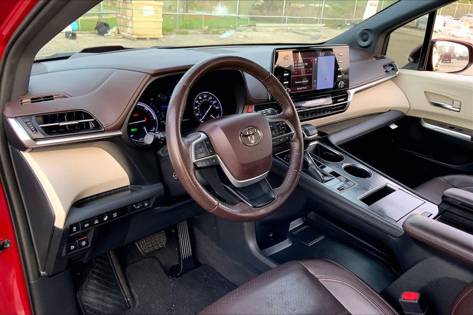 2021 Toyota Sienna Platinum Ruby Flare Pearl at Westside Kia