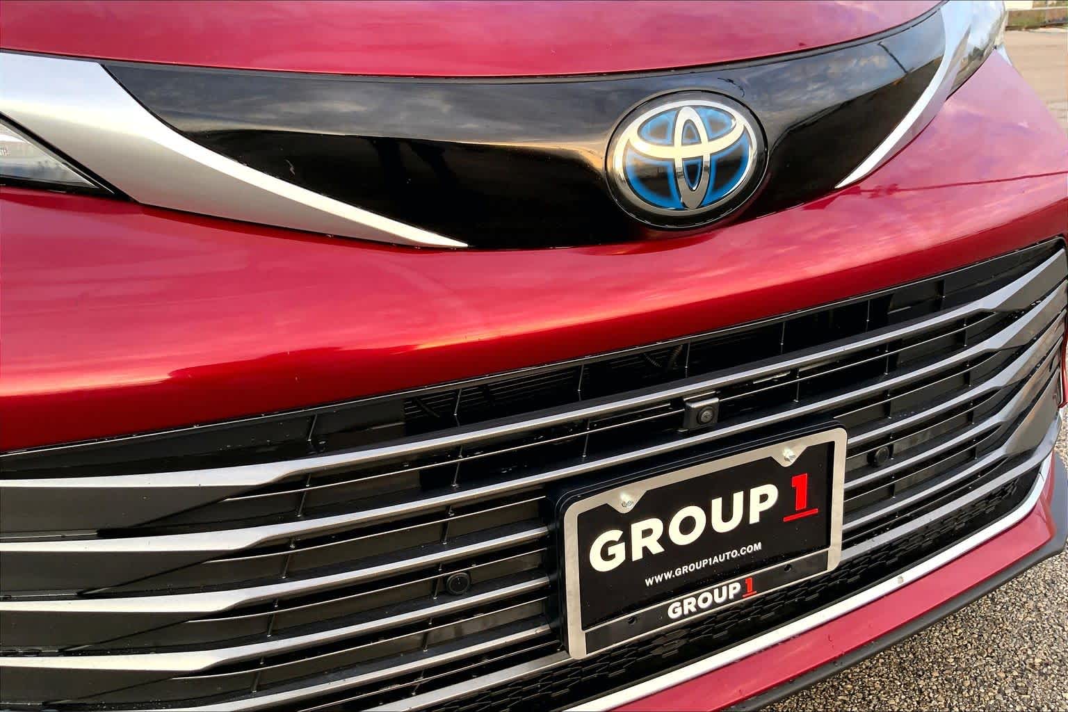 2021 Toyota Sienna Platinum Ruby Flare Pearl at Westside Kia