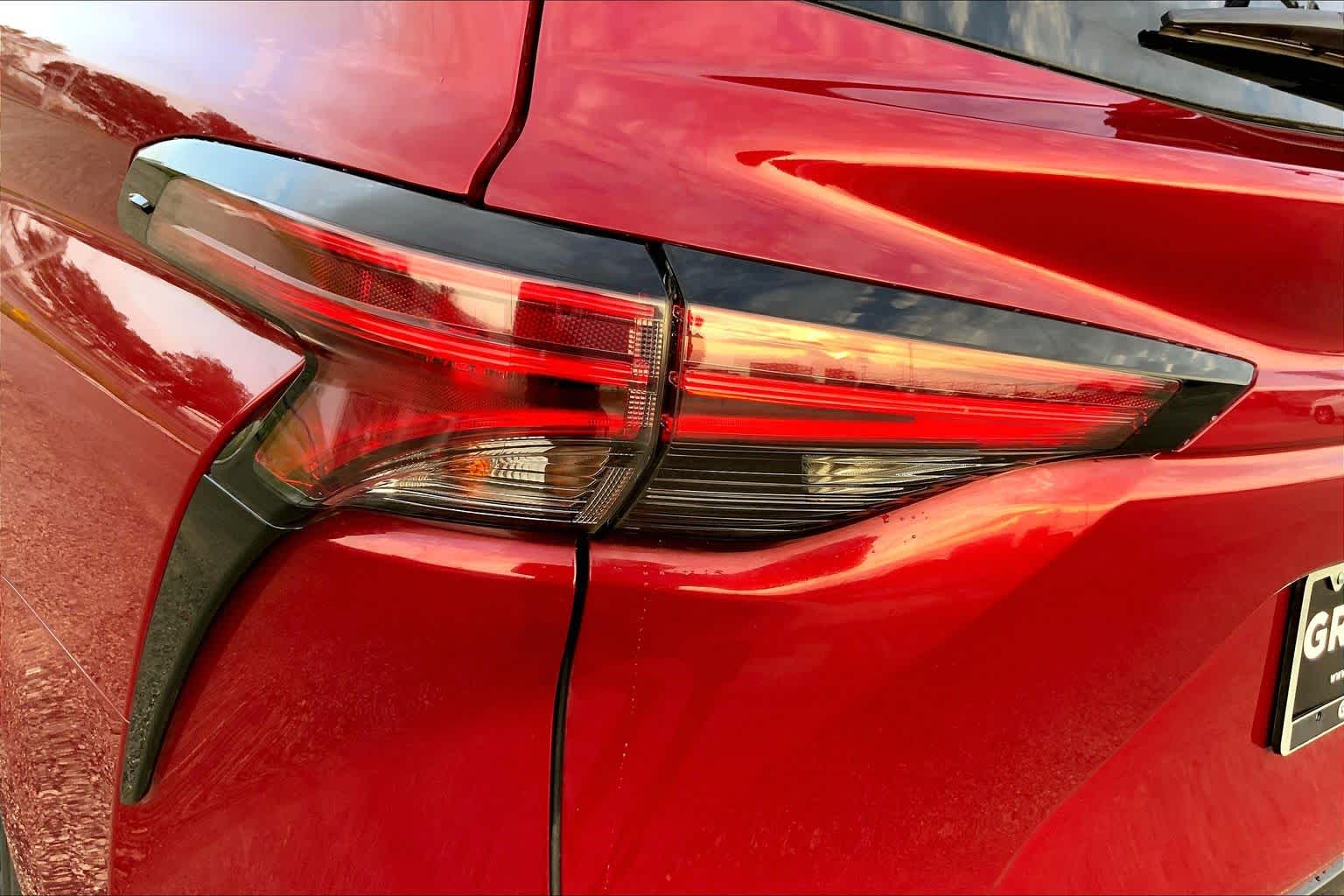 2021 Toyota Sienna Platinum Ruby Flare Pearl at Westside Kia