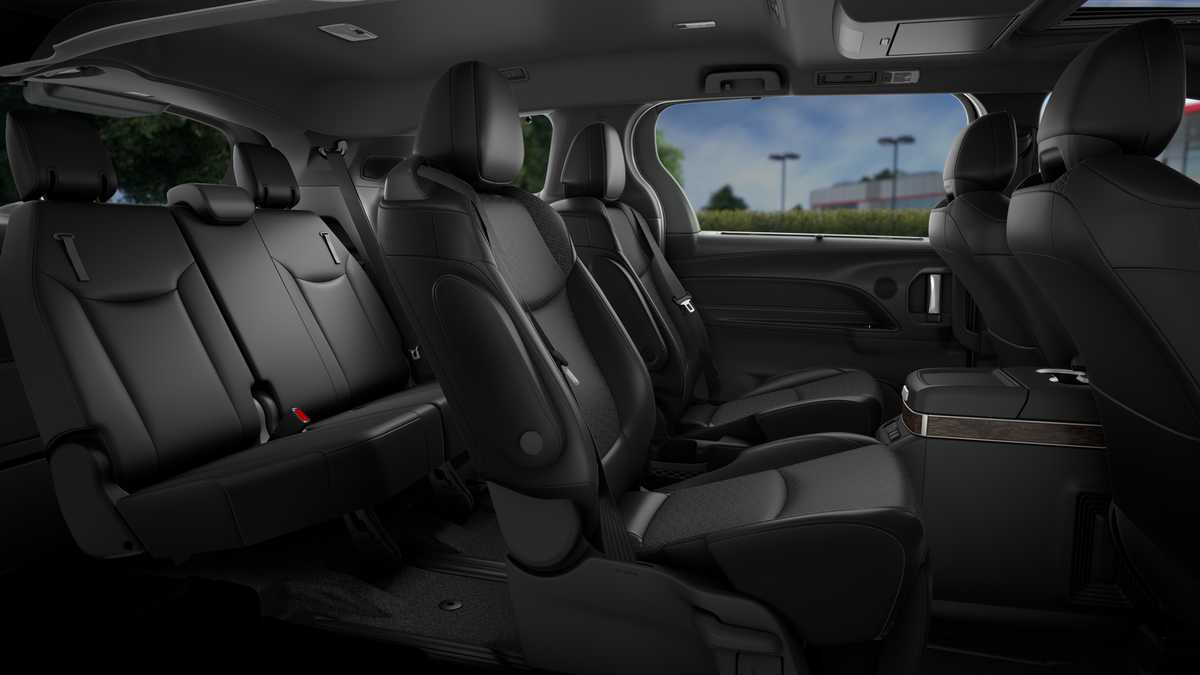 2026 Toyota Sienna photo 21 of 30