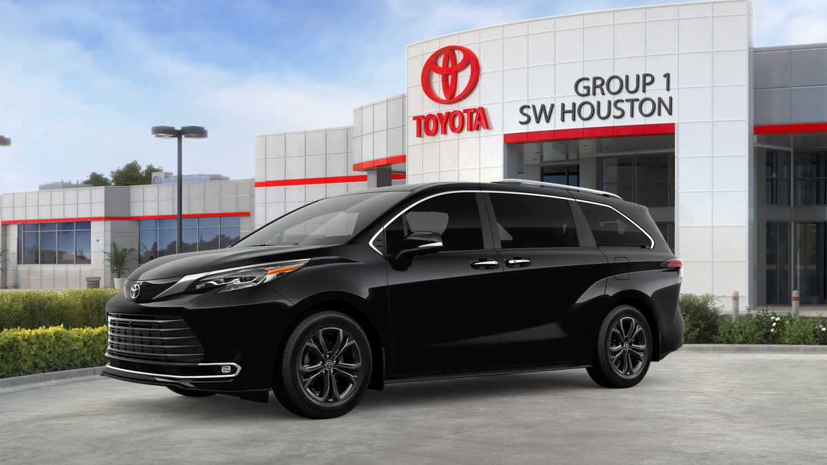 2026 Toyota Sienna photo 2 of 30