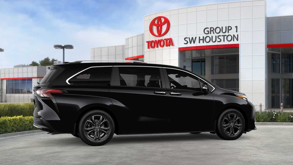 2026 Toyota Sienna photo 11 of 30