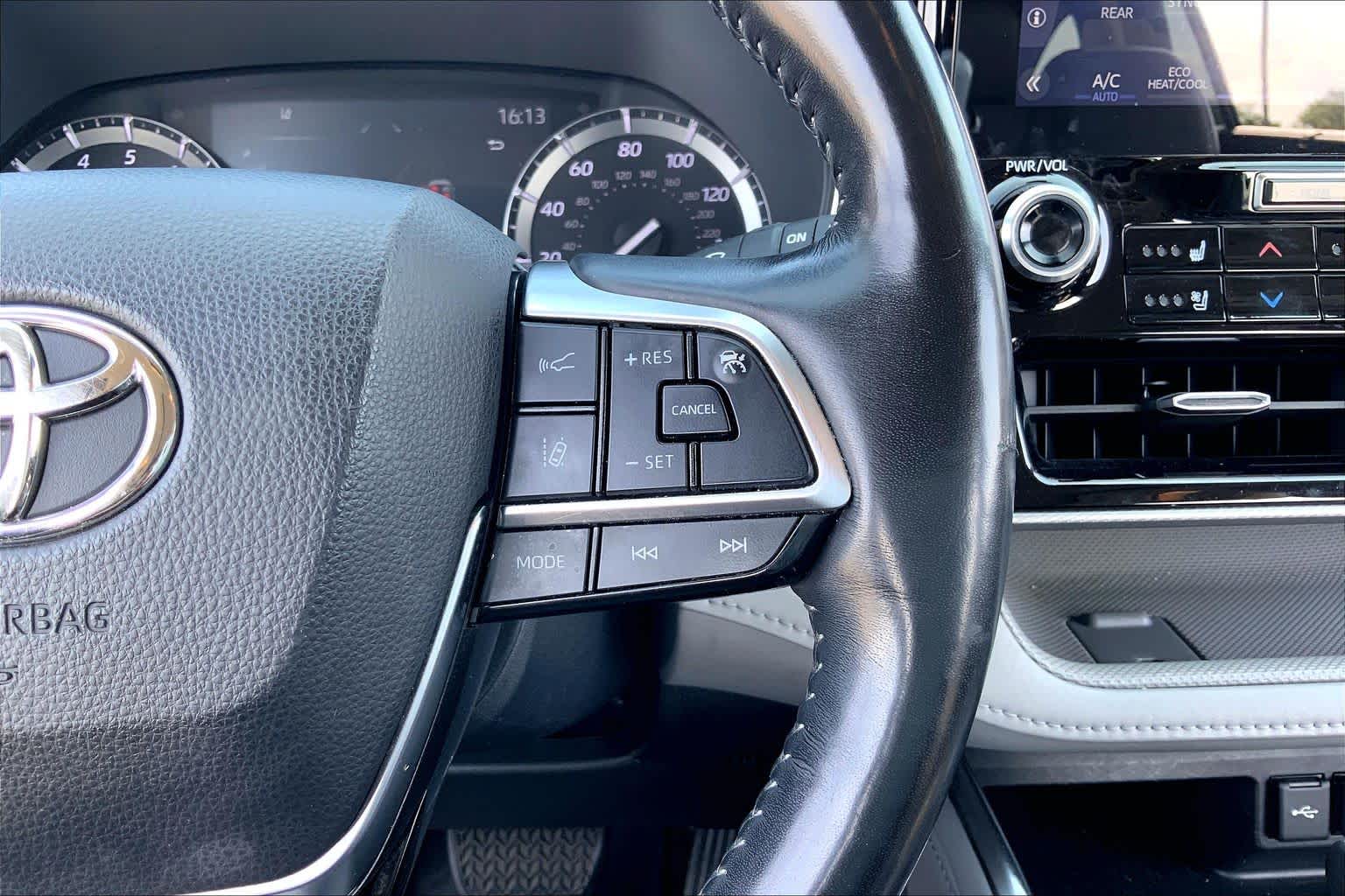 2021 Toyota Highlander Platinum Midnight Black Metallic at HGreg Houston