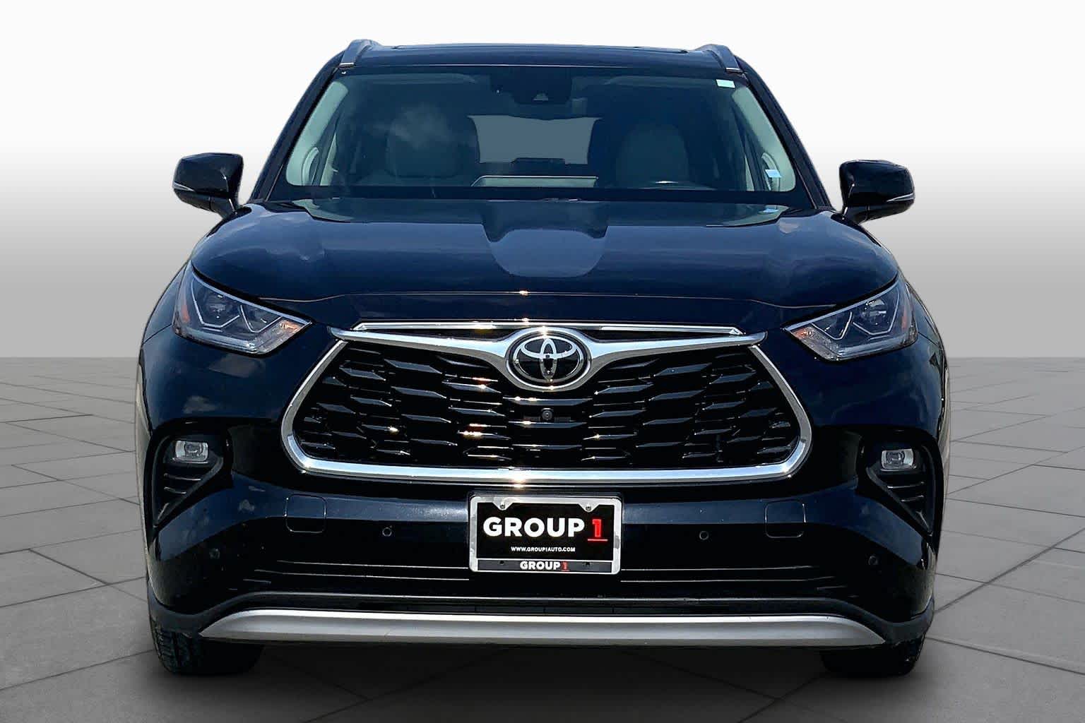 2021 Toyota Highlander Platinum Midnight Black Metallic at HGreg Houston