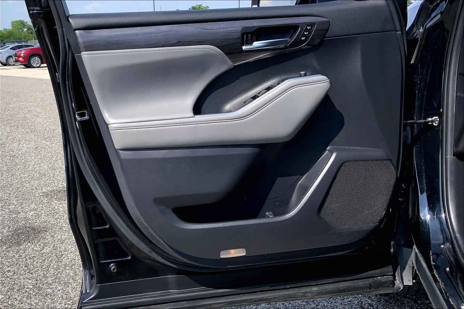 2021 Toyota Highlander Platinum Midnight Black Metallic at HGreg Houston