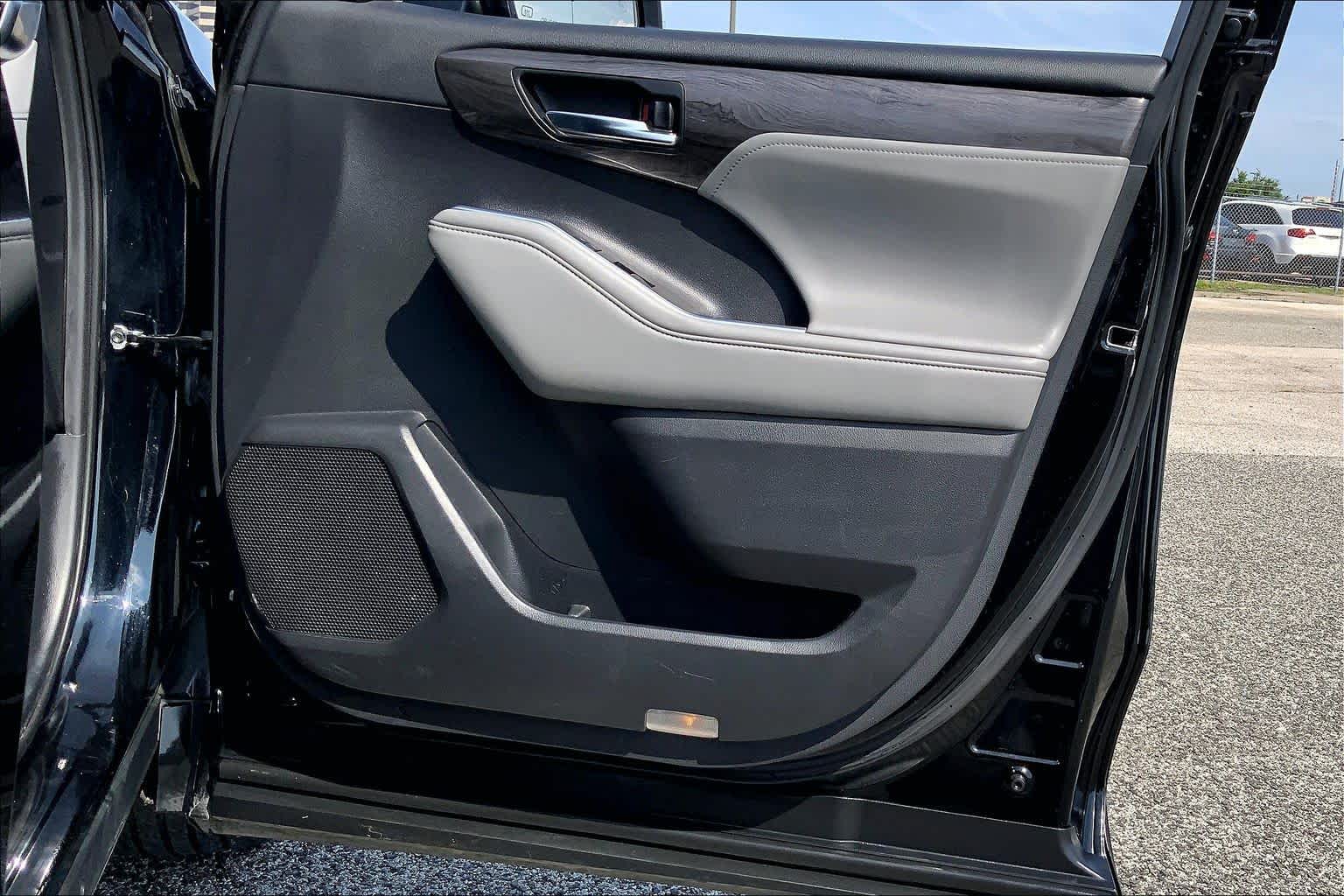 2021 Toyota Highlander Platinum Midnight Black Metallic at HGreg Houston