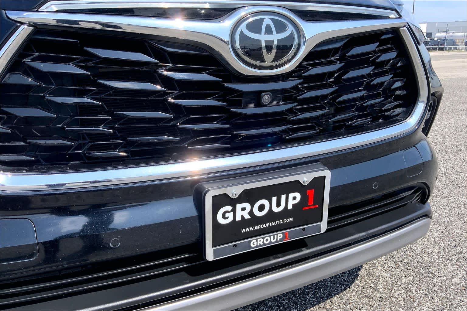 2021 Toyota Highlander Platinum Midnight Black Metallic at HGreg Houston
