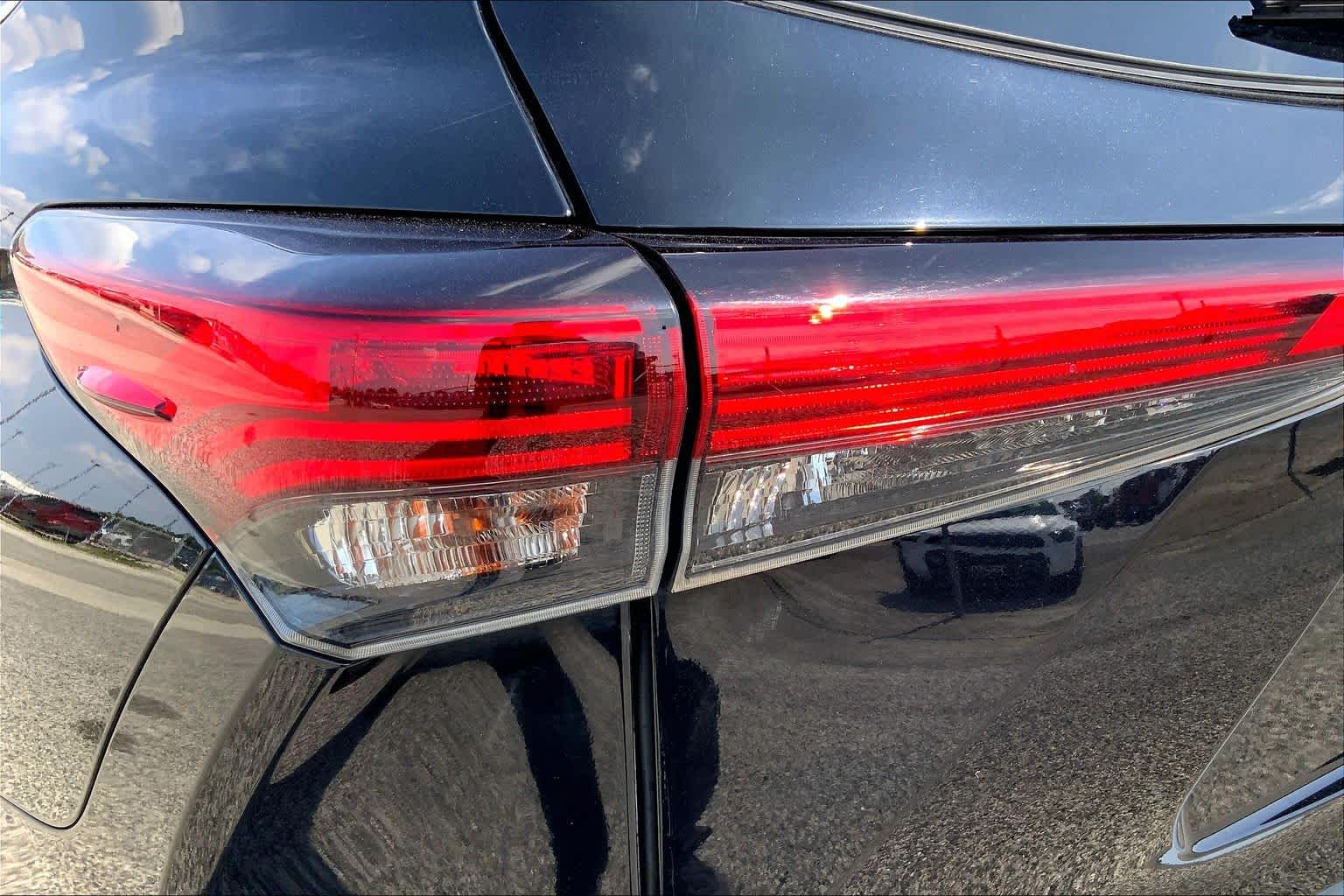 2021 Toyota Highlander Platinum Midnight Black Metallic at HGreg Houston