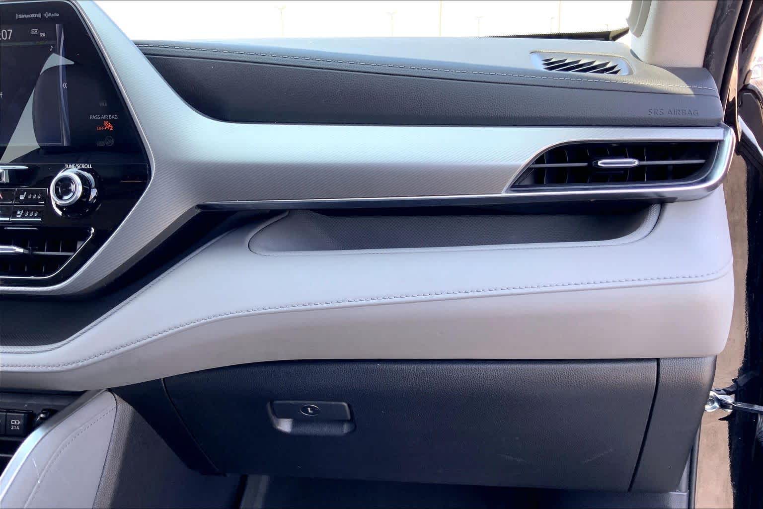 2021 Toyota Highlander Platinum Midnight Black Metallic at HGreg Houston