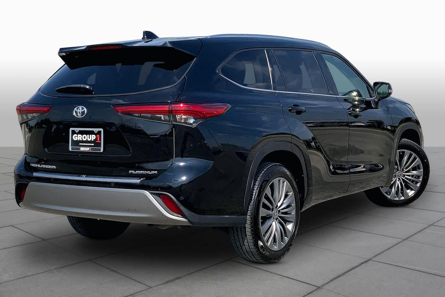 2021 Toyota Highlander Platinum Midnight Black Metallic at HGreg Houston