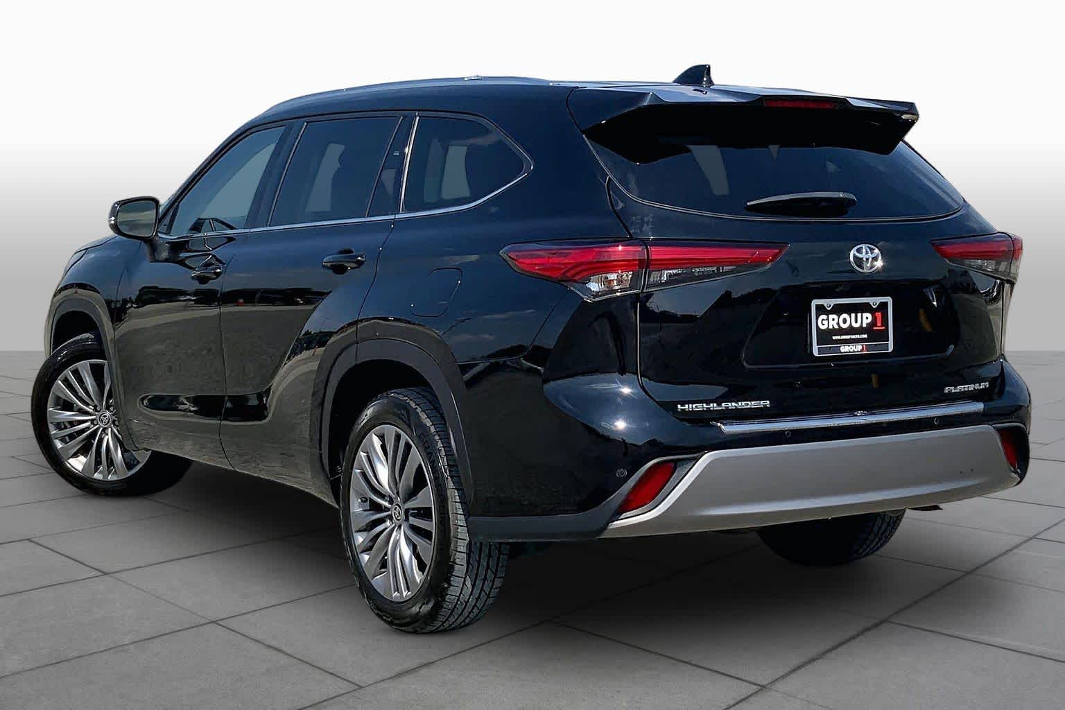2021 Toyota Highlander Platinum Midnight Black Metallic at HGreg Houston