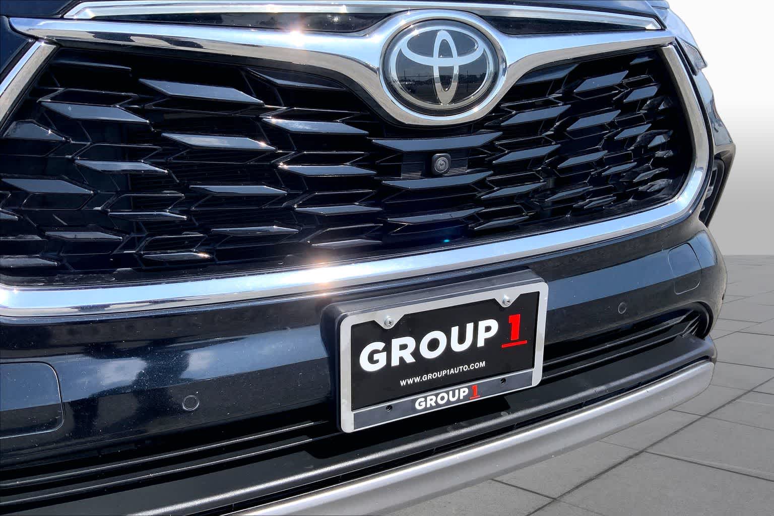 2021 Toyota Highlander Platinum Midnight Black Metallic at Group 1 Toyota Southwest