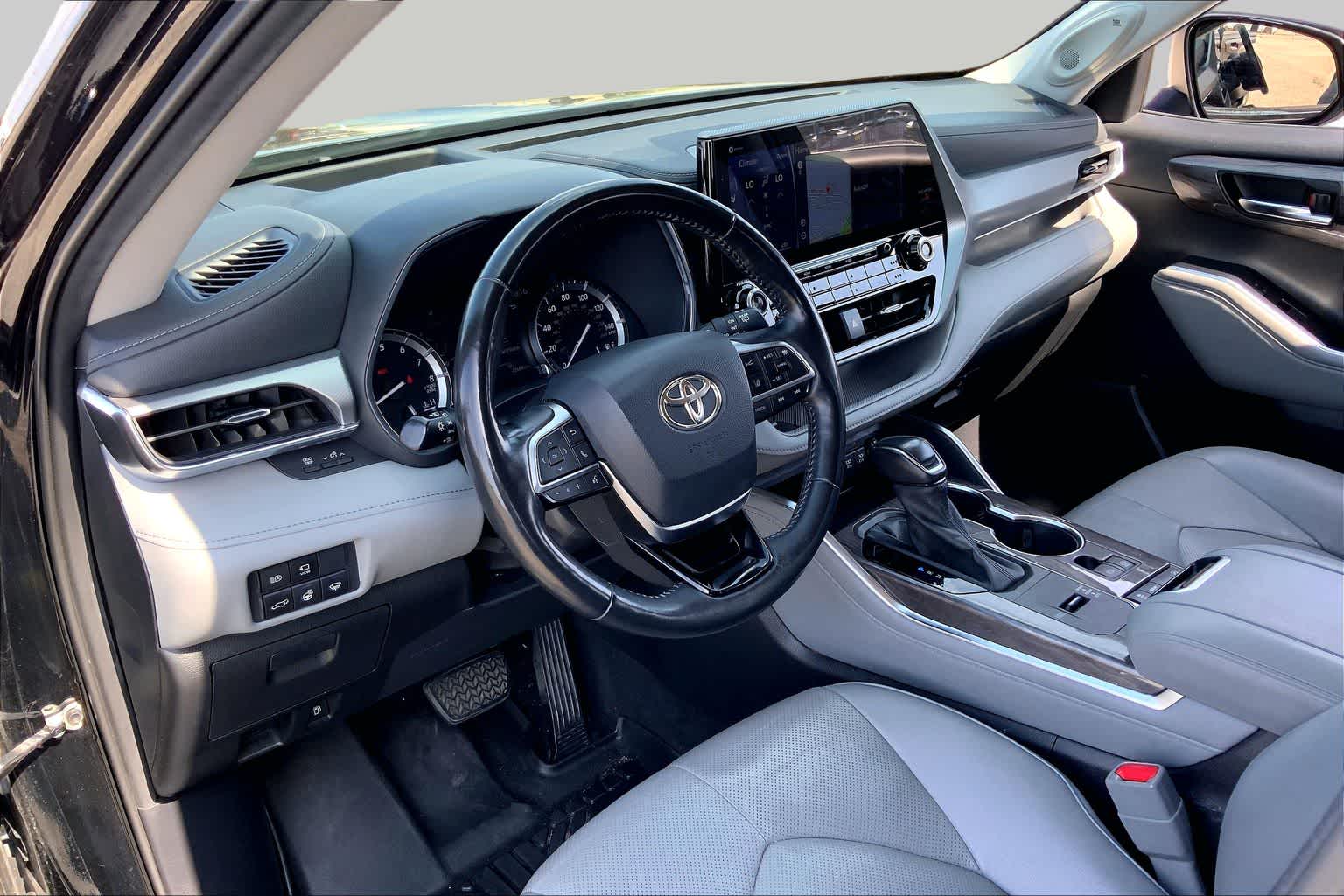 2021 Toyota Highlander Platinum Midnight Black Metallic at Group 1 Toyota Southwest