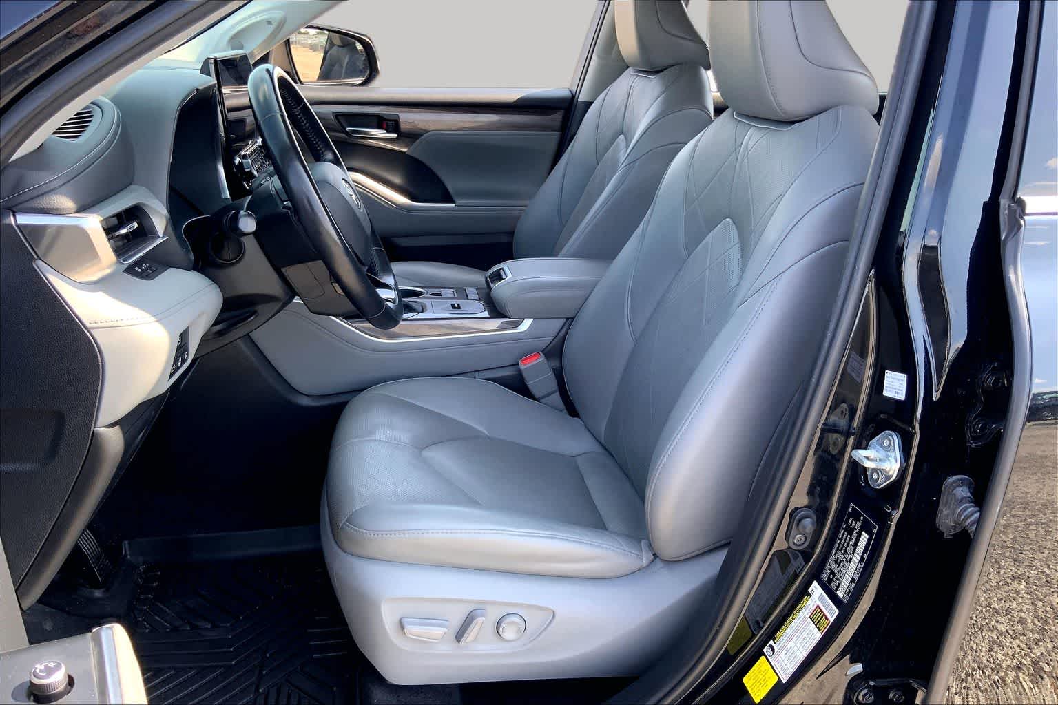 2021 Toyota Highlander Platinum Midnight Black Metallic at Group 1 Toyota Southwest