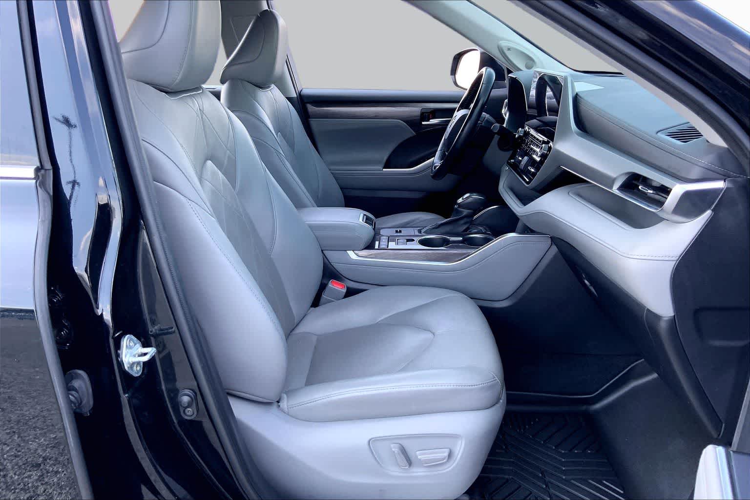 2021 Toyota Highlander Platinum Midnight Black Metallic at Group 1 Toyota Southwest