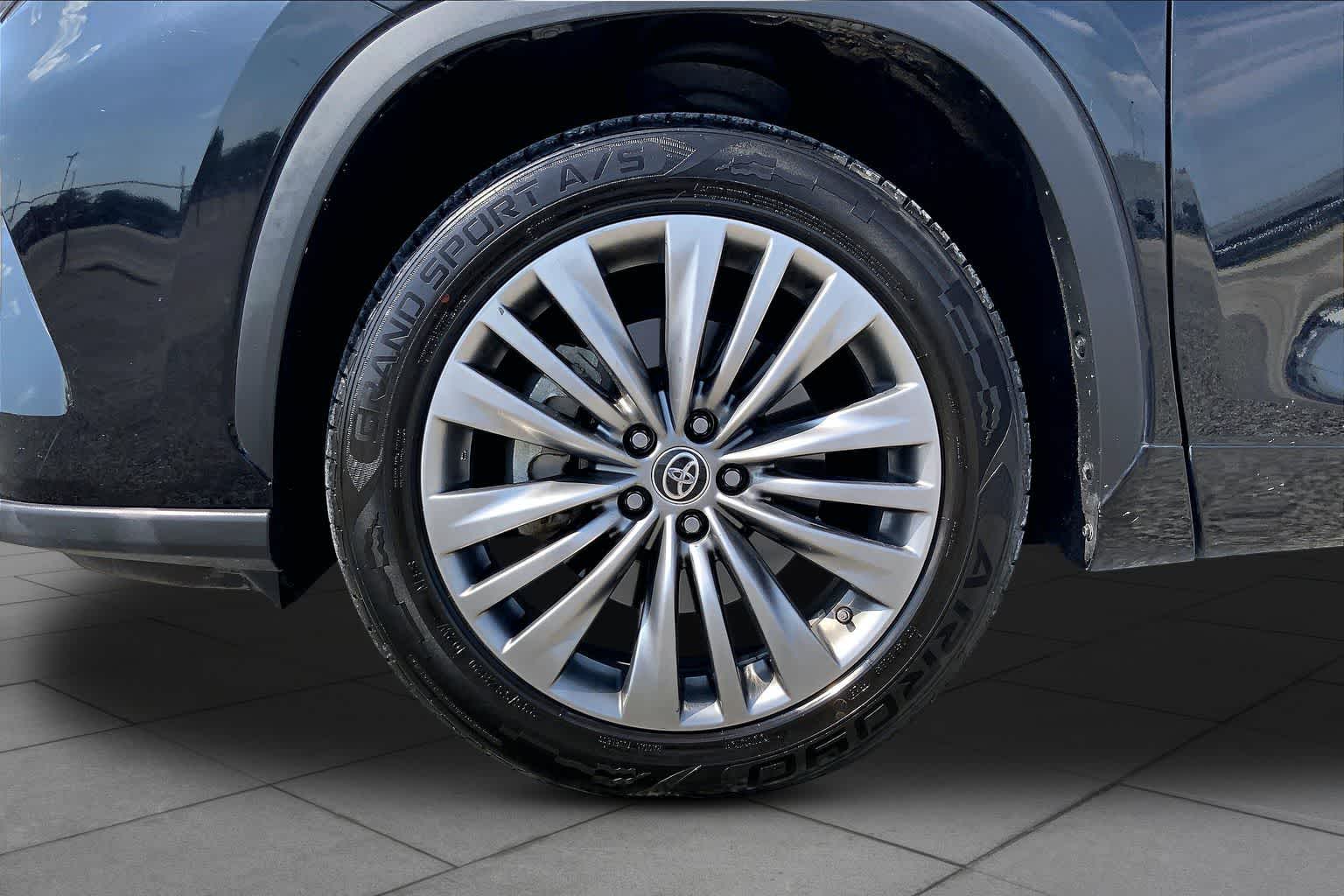 2021 Toyota Highlander Platinum Midnight Black Metallic at Group 1 Toyota Southwest