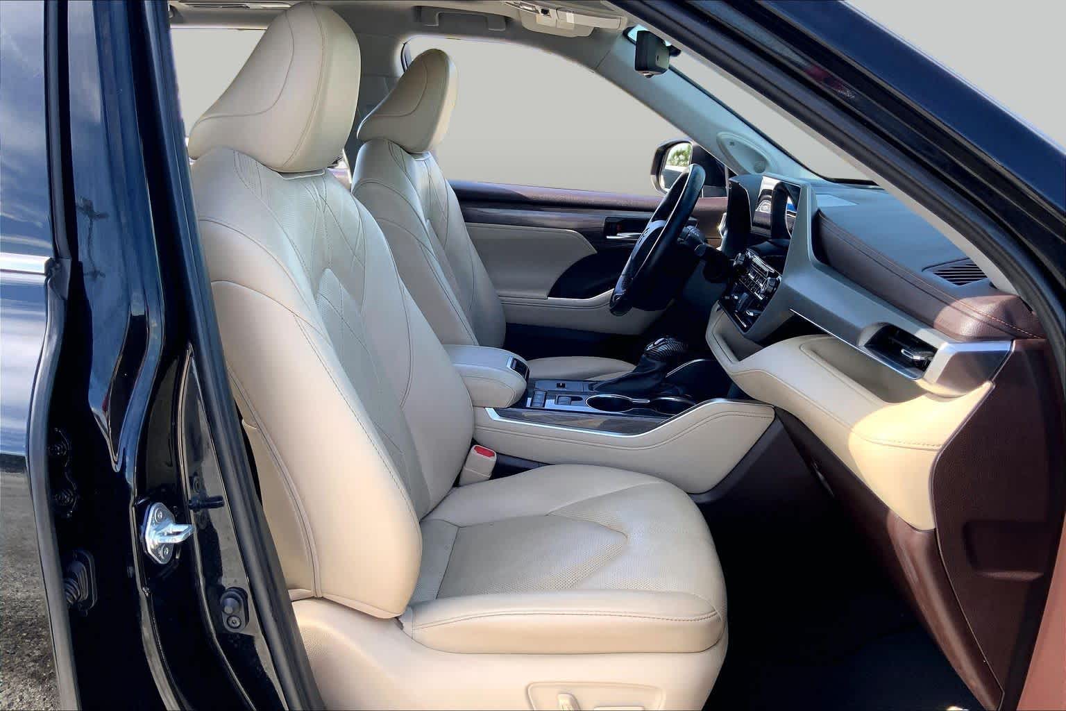 2021 Toyota Highlander Platinum Midnight Black Metallic at HGreg Houston