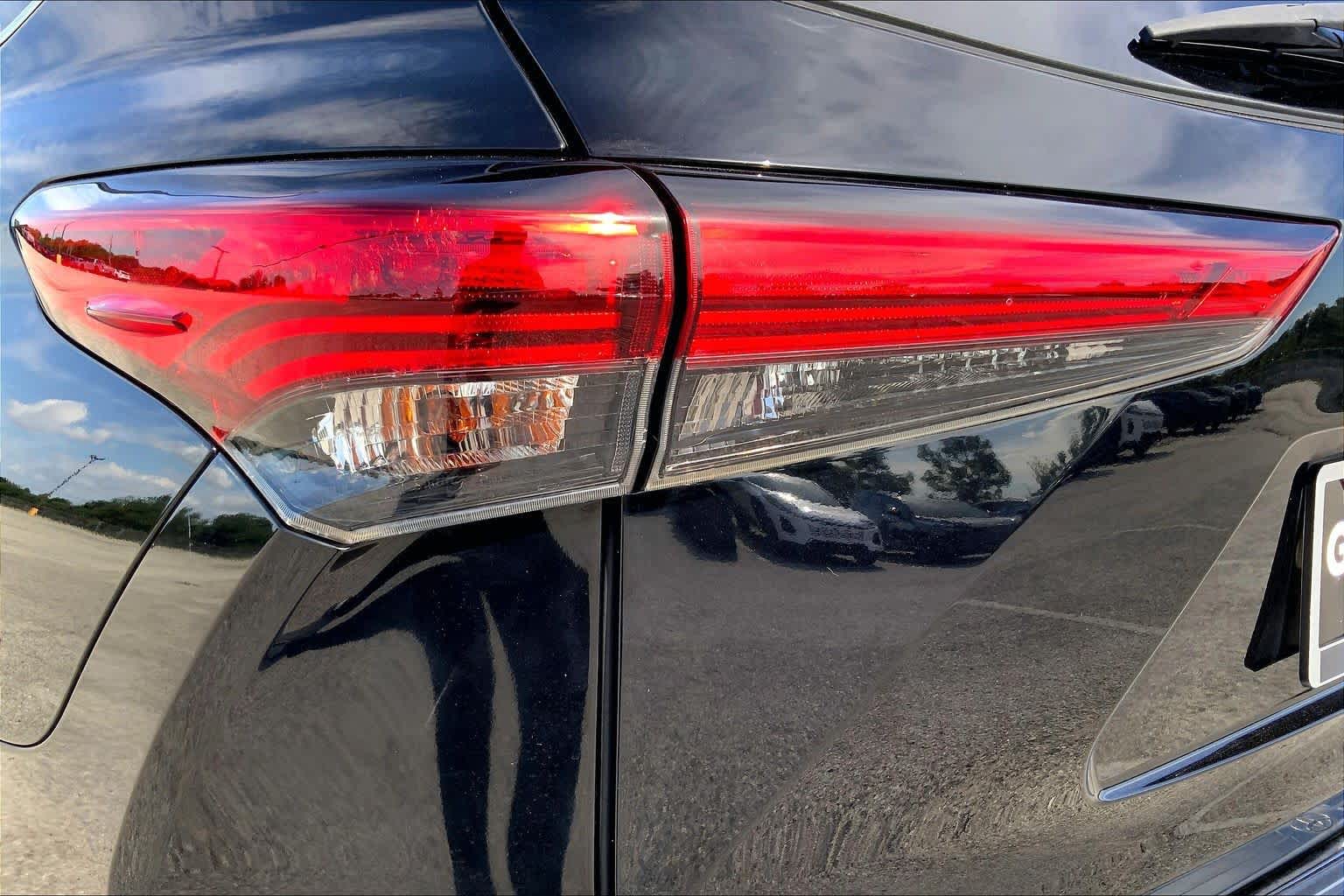2021 Toyota Highlander Platinum Midnight Black Metallic at HGreg Houston