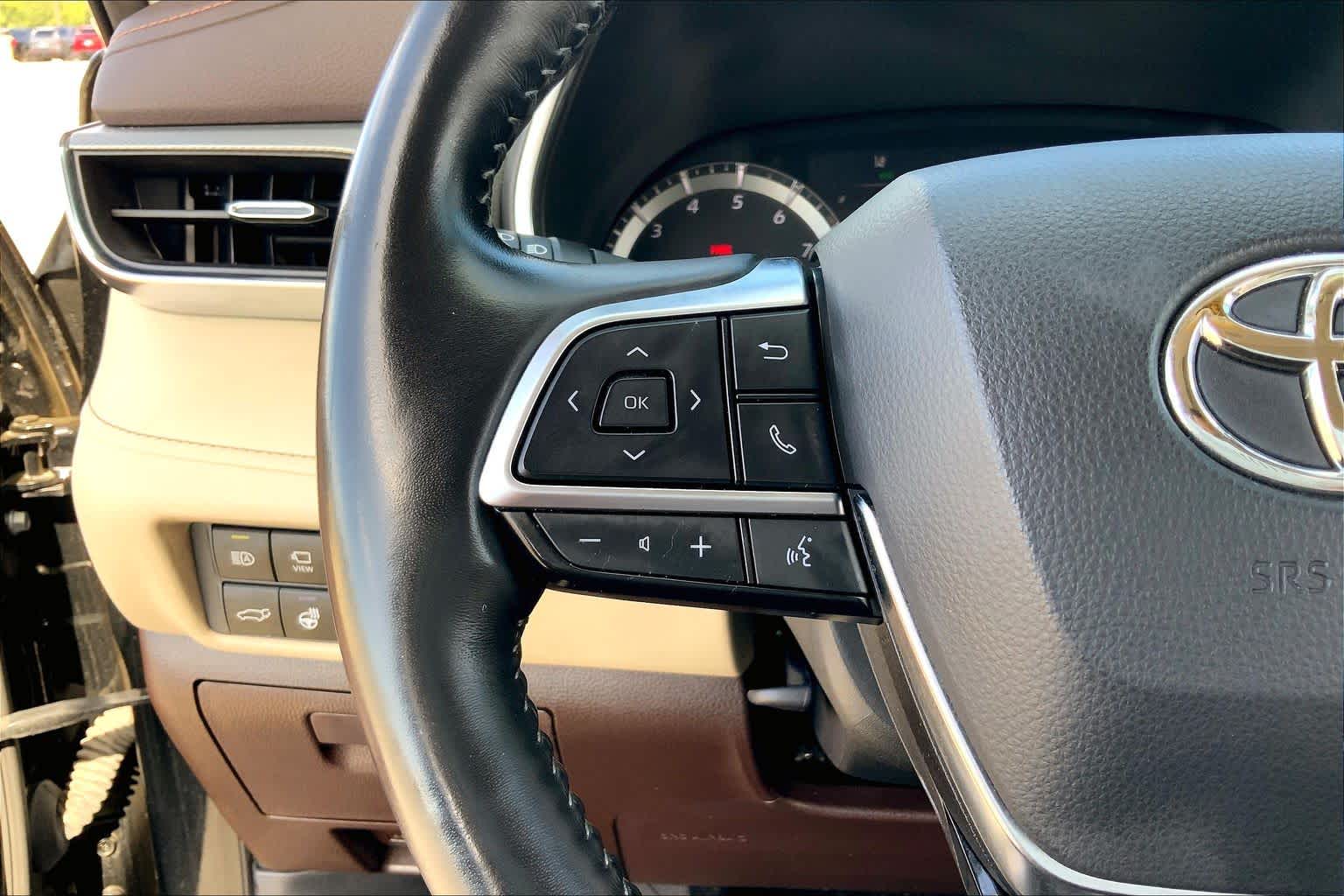 2021 Toyota Highlander Platinum Midnight Black Metallic at HGreg Houston