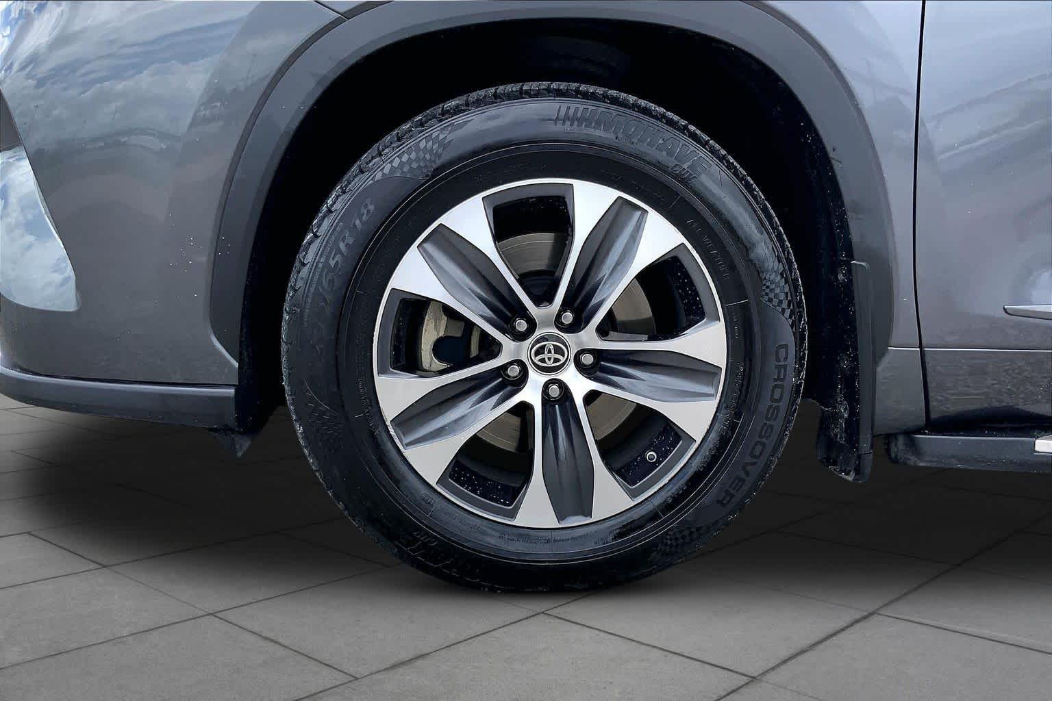 2021 Toyota Highlander Hybrid XLE Magnetic Gray Metallic at HGreg Houston