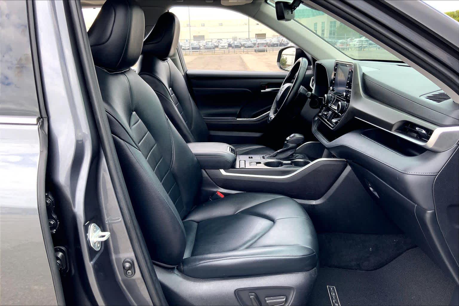 2021 Toyota Highlander Hybrid XLE Magnetic Gray Metallic at HGreg Houston