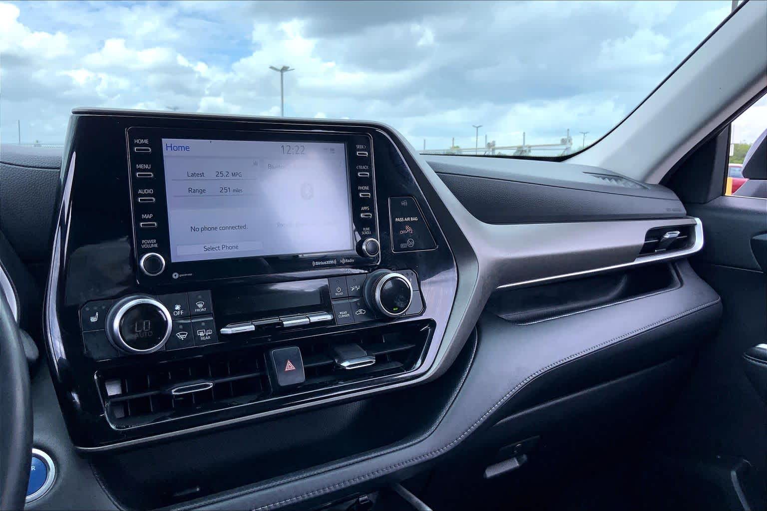 2021 Toyota Highlander Hybrid XLE Magnetic Gray Metallic at HGreg Houston