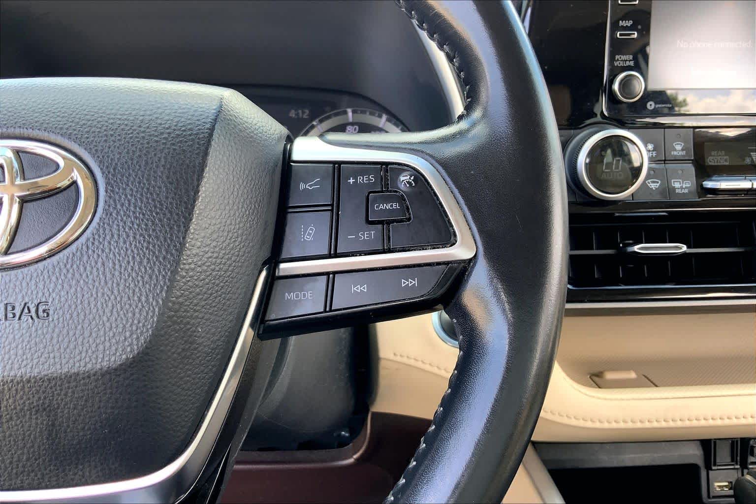 2020 Toyota Highlander XLE Opulent Amber at Group 1 Toyota Southwest