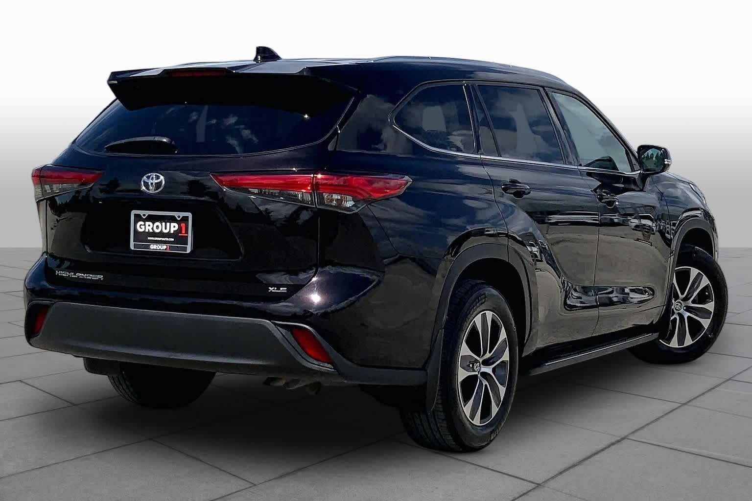 2020 Toyota Highlander XLE Opulent Amber at Group 1 Toyota Southwest