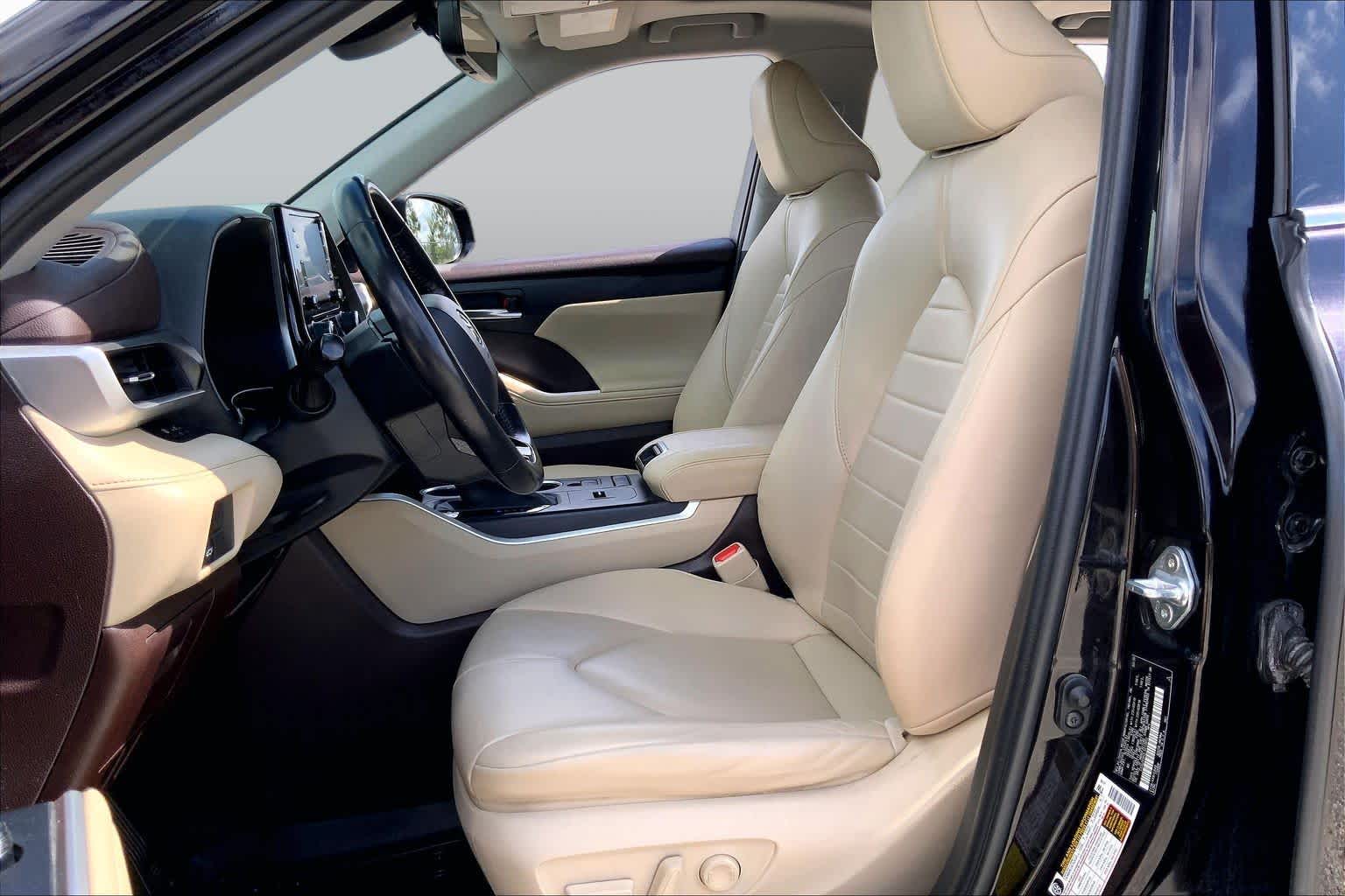 2020 Toyota Highlander XLE Opulent Amber at Group 1 Toyota Southwest