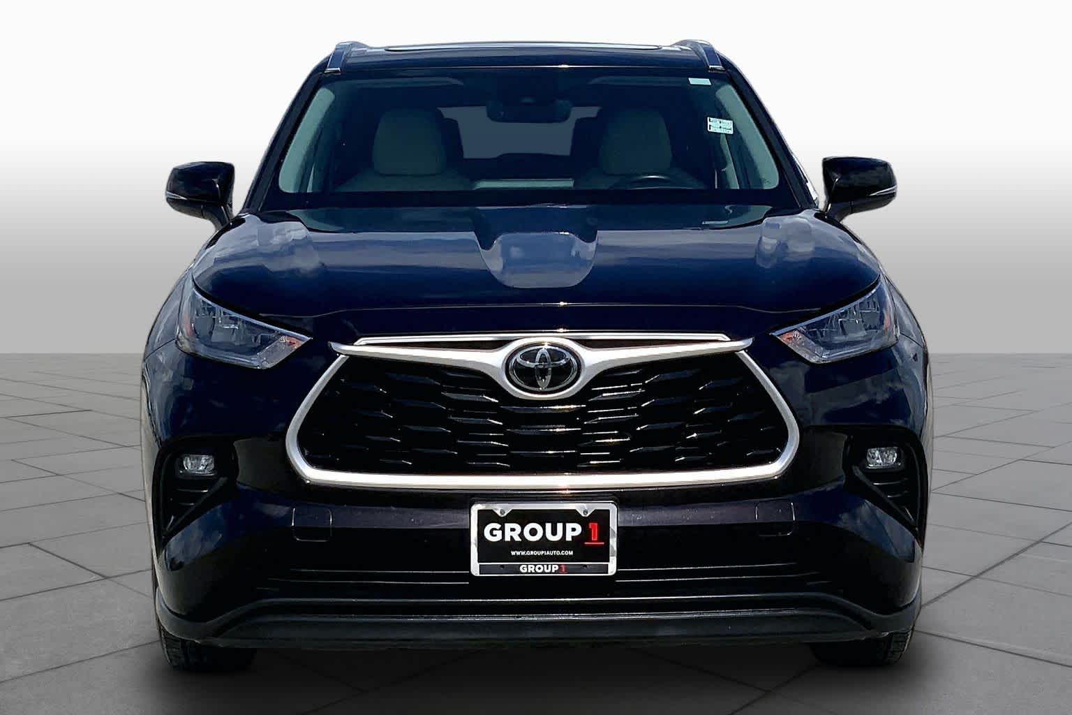 2020 Toyota Highlander XLE Opulent Amber at Group 1 Toyota Southwest