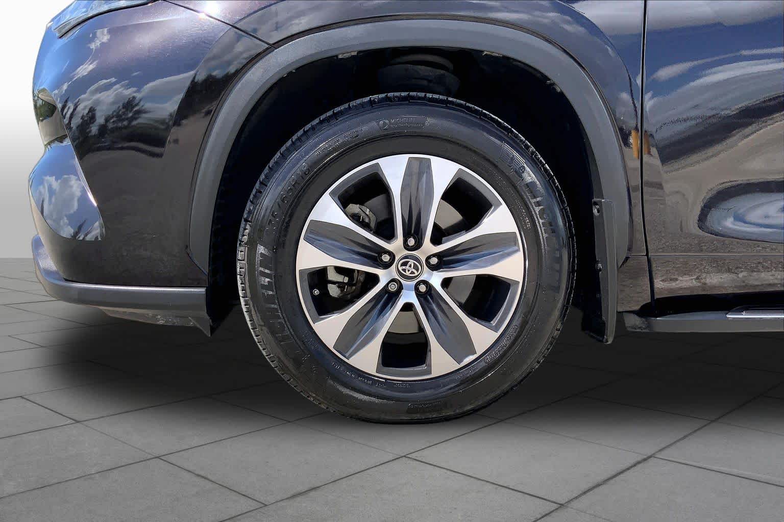 2020 Toyota Highlander XLE Opulent Amber at Group 1 Toyota Southwest