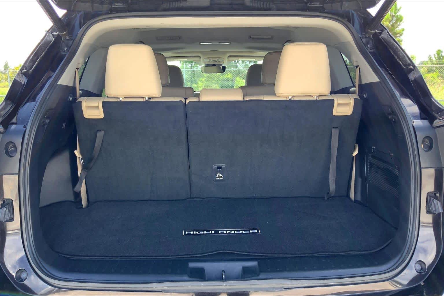 2020 Toyota Highlander XLE Opulent Amber at Group 1 Toyota Southwest